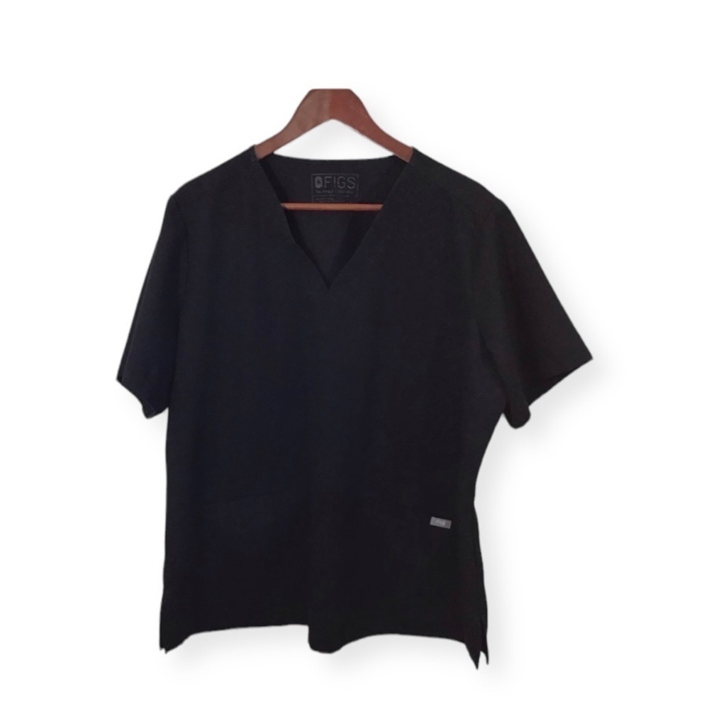 FIGS Catarina One Pocket Scrub Top in Black Size XXL.